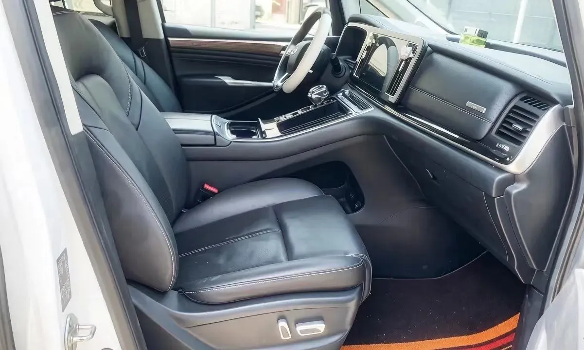 2021 GAC Trumpchi M8 2.0T 252HP L4 8AT,autocango,china used car exporter,china ev exporter,chinese used car exporter,chinese used ev exporter