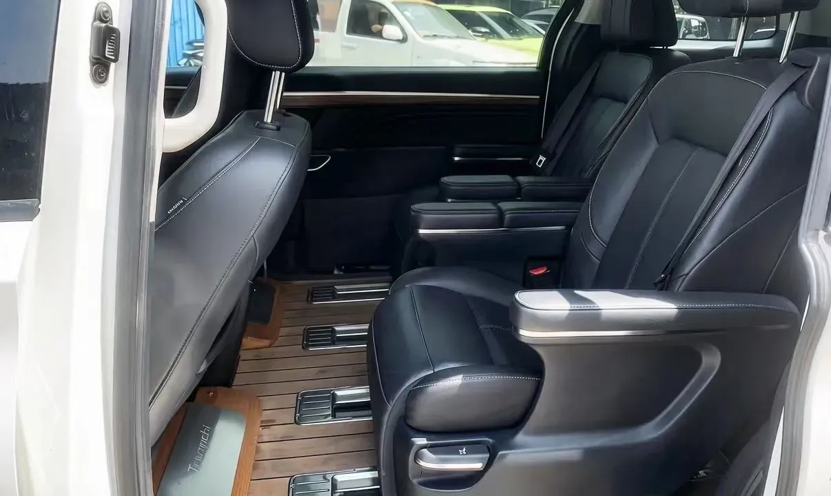 2021 GAC Trumpchi M8 2.0T 252HP L4 8AT,autocango,china used car exporter,china ev exporter,chinese used car exporter,chinese used ev exporter