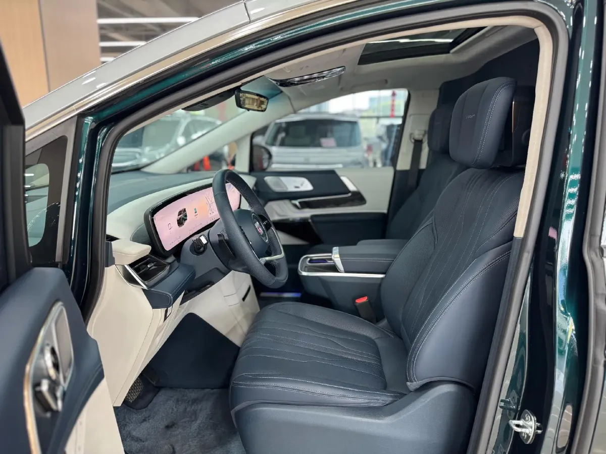 2023 Buick Century 2.0T 237HP L4 9AT,autocango,china used car exporter,china ev exporter,chinese used car exporter,chinese used ev exporter