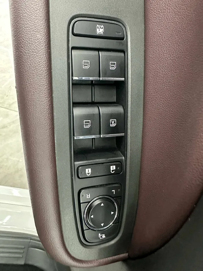 2021 GAC Trumpchi M6 1.5T 169HP L4 6AT,autocango,china used car exporter,china ev exporter,chinese used car exporter,chinese used ev exporter