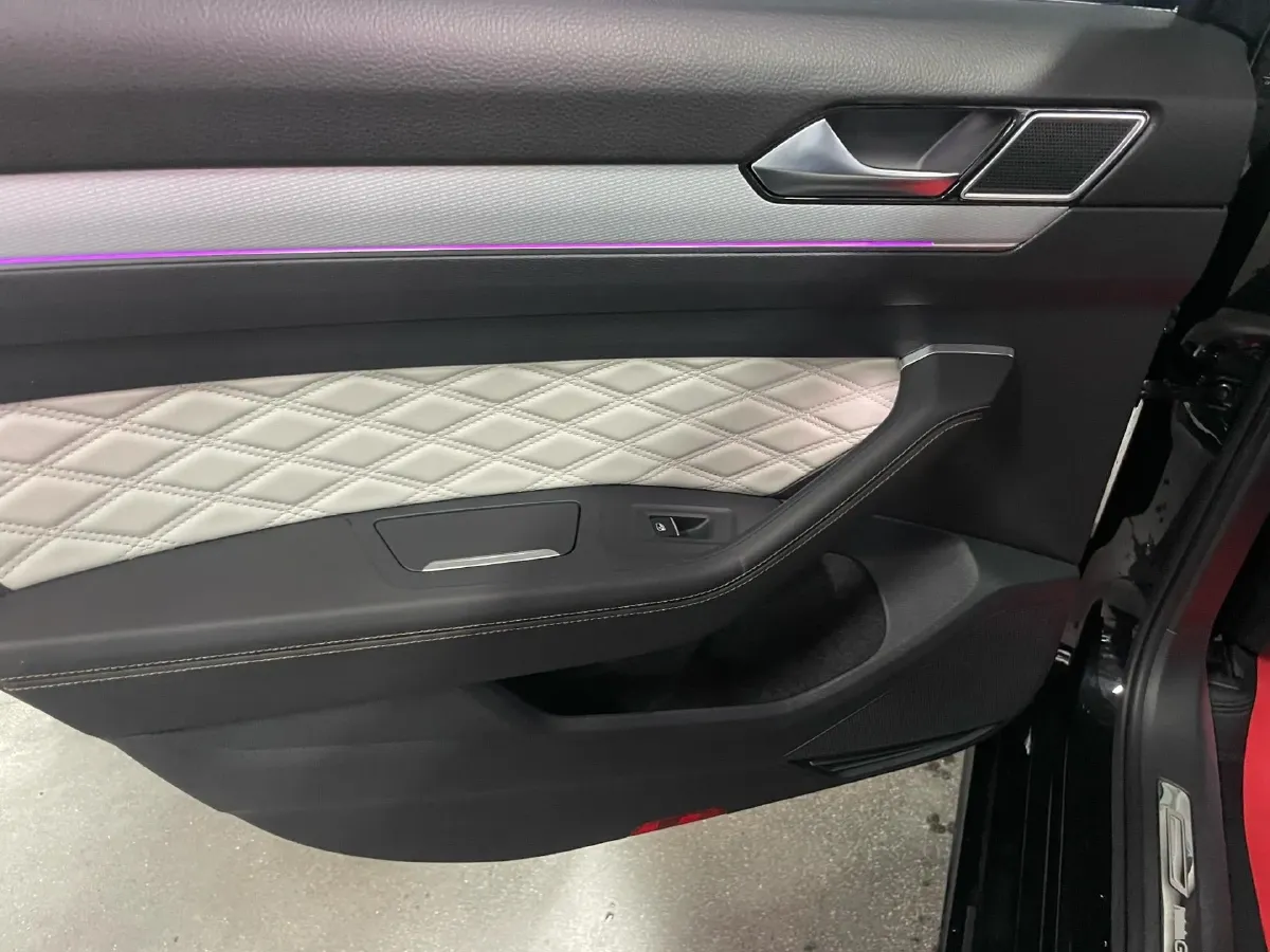 2023 Volkswagen Magotan 2.0T 186HP L4 7DCT,autocango,china used car exporter,china ev exporter,chinese used car exporter,chinese used ev exporter