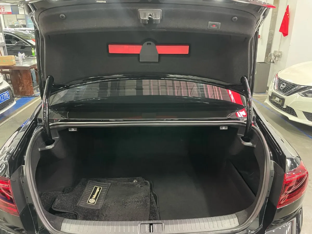 2023 Volkswagen Magotan 2.0T 186HP L4 7DCT,autocango,china used car exporter,china ev exporter,chinese used car exporter,chinese used ev exporter