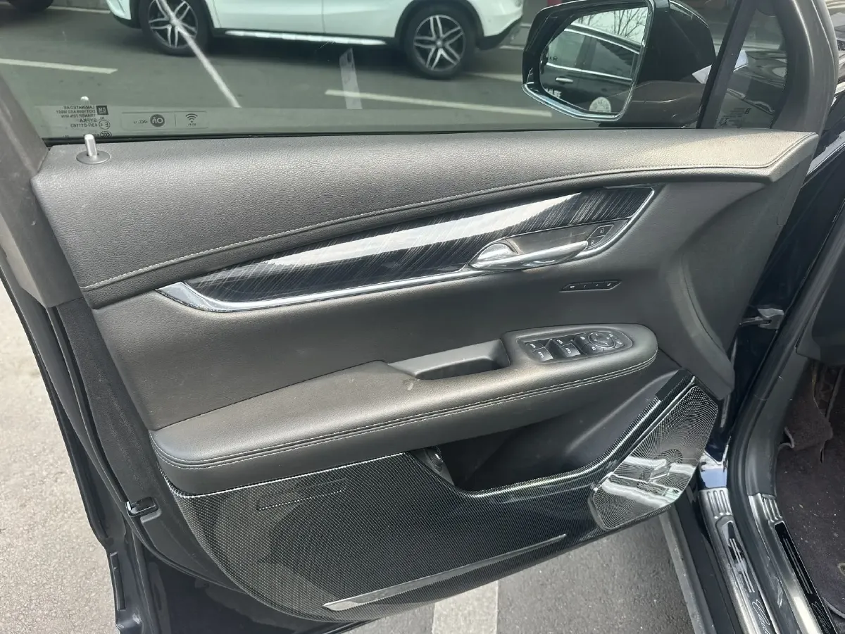 2021 Cadillac XT6 2.0T 237HP L4 9AT,autocango,china used car exporter,china ev exporter,chinese used car exporter,chinese used ev exporter