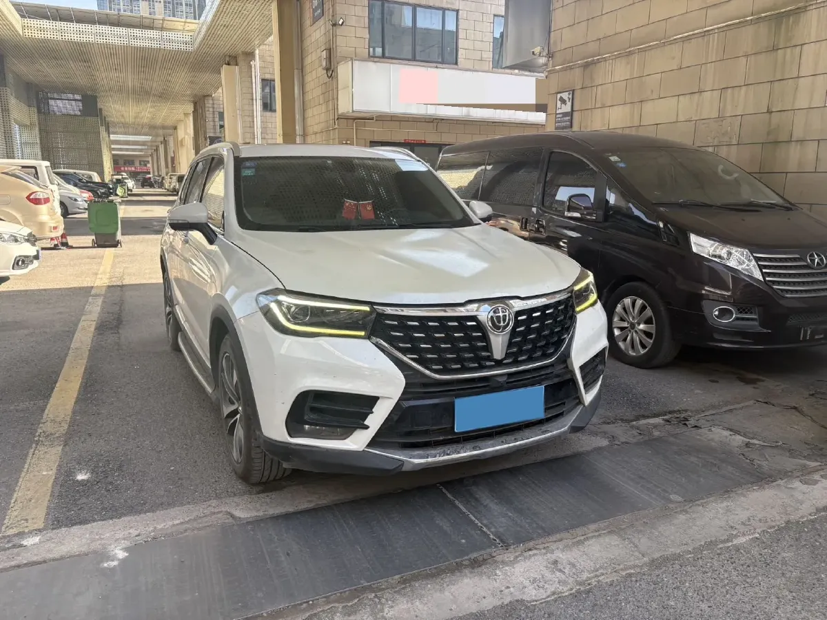 2018 Brilliance Auto V7 1.6T 204HP L4 7DCT,autocango,china used car exporter,china ev exporter,chinese used car exporter,chinese used ev exporter