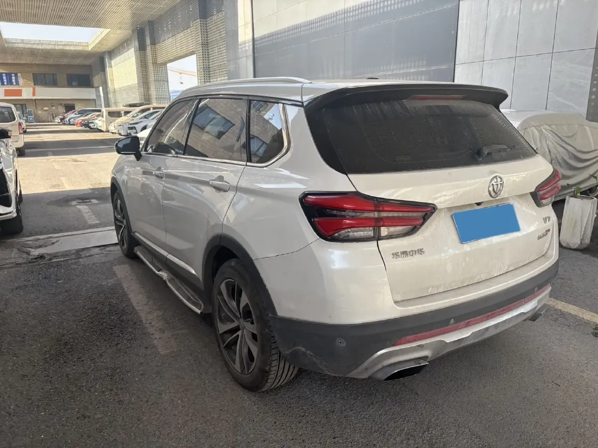 2018 Brilliance Auto V7 1.6T 204HP L4 7DCT,autocango,china used car exporter,china ev exporter,chinese used car exporter,chinese used ev exporter