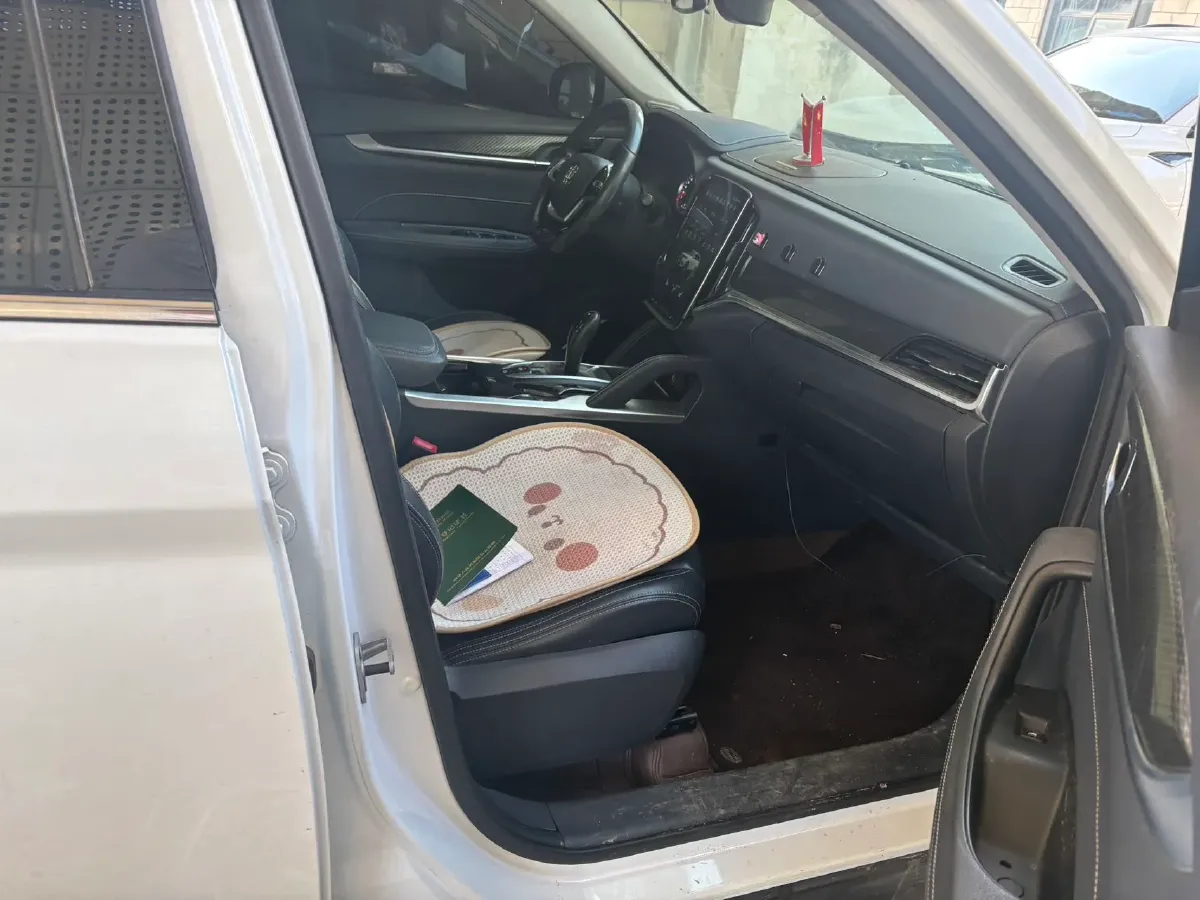 2018 Brilliance Auto V7 1.6T 204HP L4 7DCT,autocango,china used car exporter,china ev exporter,chinese used car exporter,chinese used ev exporter