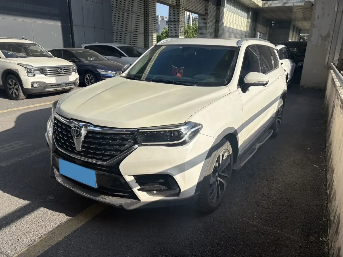 2018 Brilliance Auto V7 1.6T 204HP L4 7DCT,autocango,china used car exporter,china ev exporter,chinese used car exporter,chinese used ev exporter