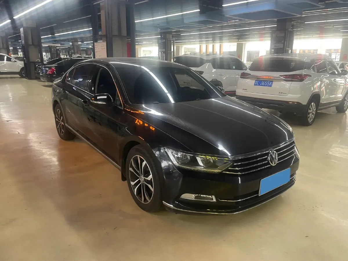 2019 Volkswagen Magotan 2.0T 186HP L4 7DCT,autocango,china used car exporter,china ev exporter,chinese used car exporter,chinese used ev exporter
