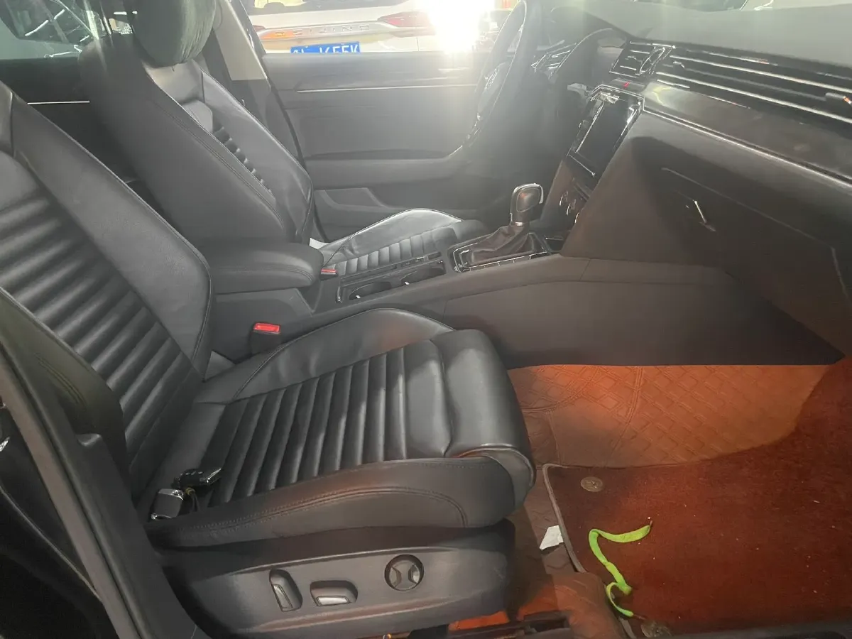 2019 Volkswagen Magotan 2.0T 186HP L4 7DCT,autocango,china used car exporter,china ev exporter,chinese used car exporter,chinese used ev exporter