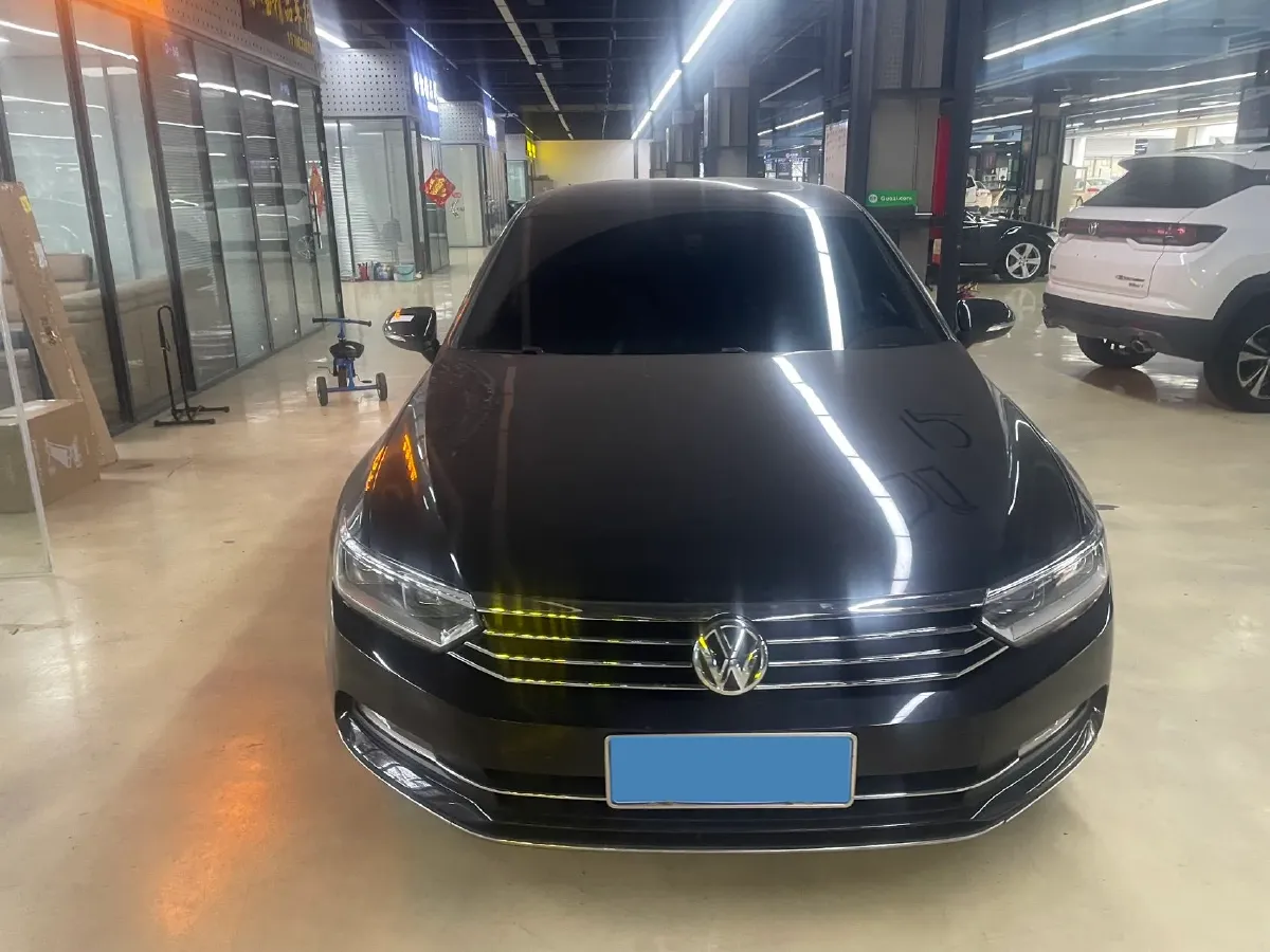 2019 Volkswagen Magotan 2.0T 186HP L4 7DCT,autocango,china used car exporter,china ev exporter,chinese used car exporter,chinese used ev exporter