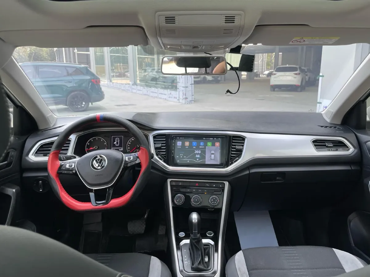 2022 Volkswagen T-Roc 1.4T 150HP L4 7DCT,autocango,china used car exporter,china ev exporter,chinese used car exporter,chinese used ev exporter