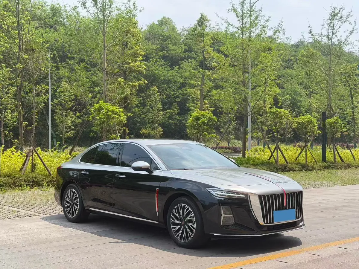 2023 HongQi H5 2.0T 224HP L4 8AT,autocango,china used car exporter,china ev exporter,chinese used car exporter,chinese used ev exporter