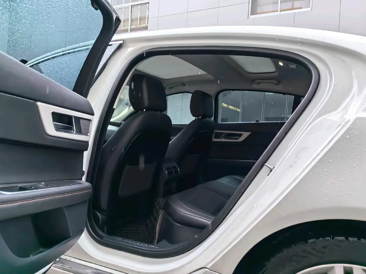 2018 Volkswagen Tiguan L 2.0T 220HP L4 7DCT,autocango,china used car exporter,china ev exporter,chinese used car exporter,chinese used ev exporter