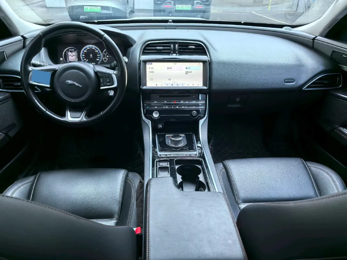 2018 Volkswagen Tiguan L 2.0T 220HP L4 7DCT,autocango,china used car exporter,china ev exporter,chinese used car exporter,chinese used ev exporter