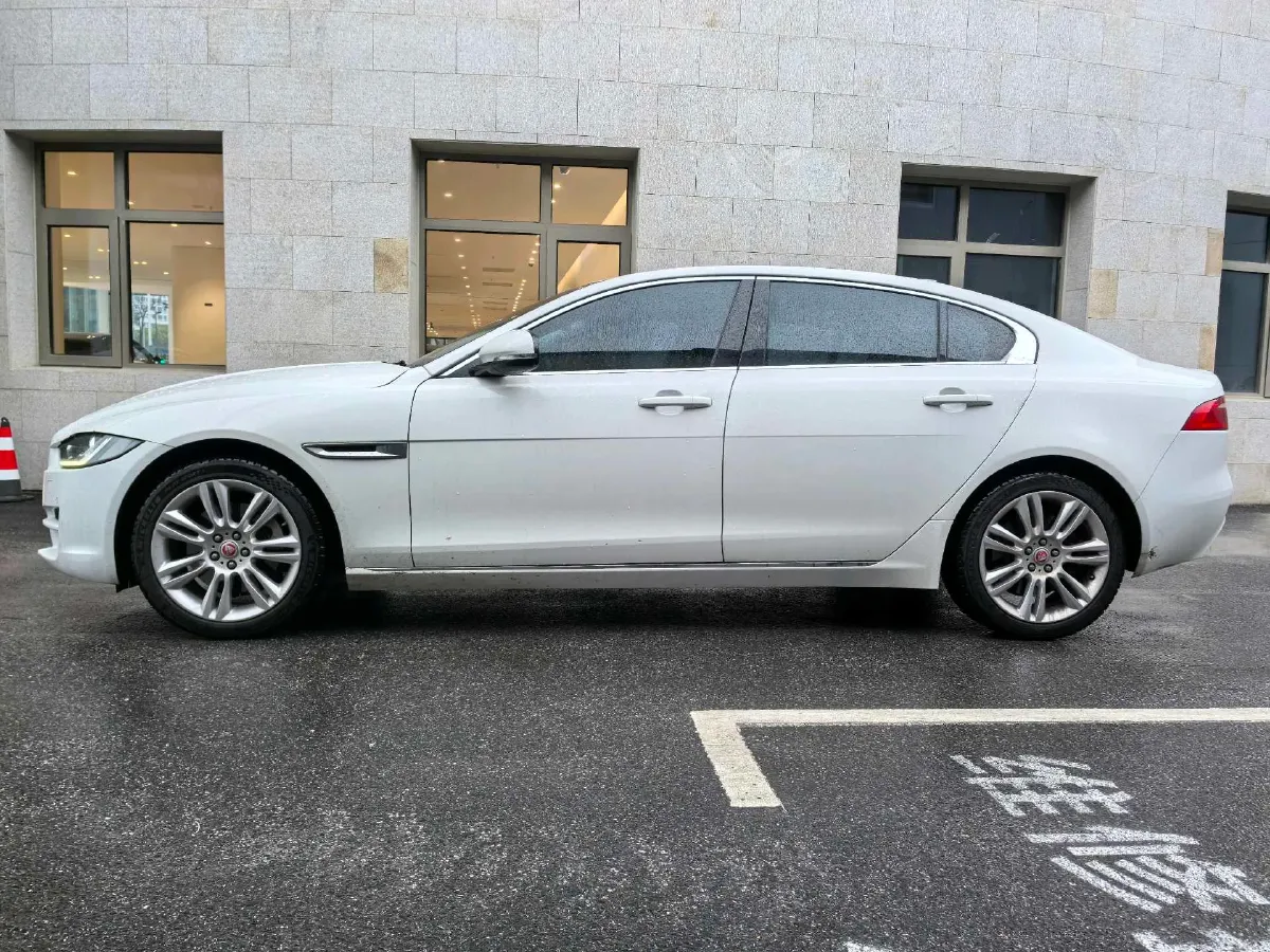 2018 Volkswagen Tiguan L 2.0T 220HP L4 7DCT,autocango,china used car exporter,china ev exporter,chinese used car exporter,chinese used ev exporter