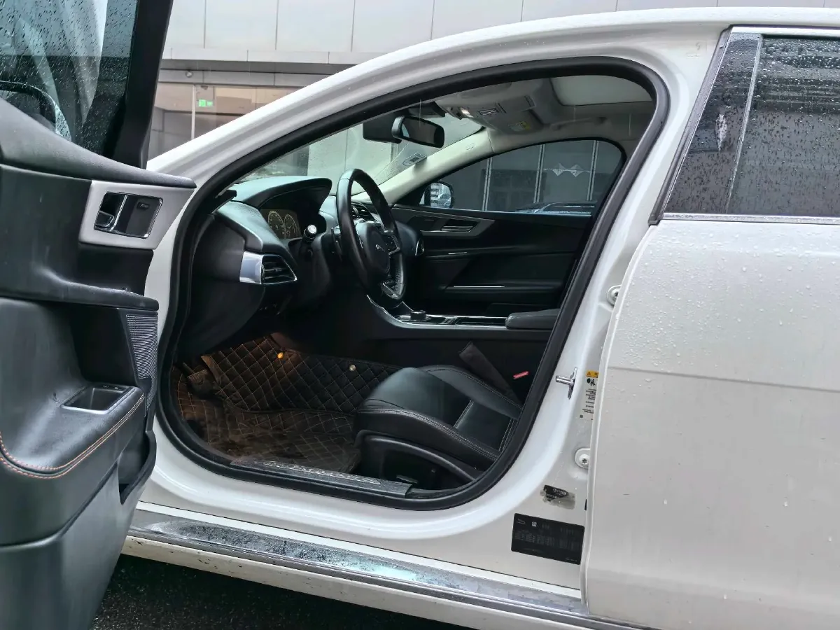 2018 Volkswagen Tiguan L 2.0T 220HP L4 7DCT,autocango,china used car exporter,china ev exporter,chinese used car exporter,chinese used ev exporter