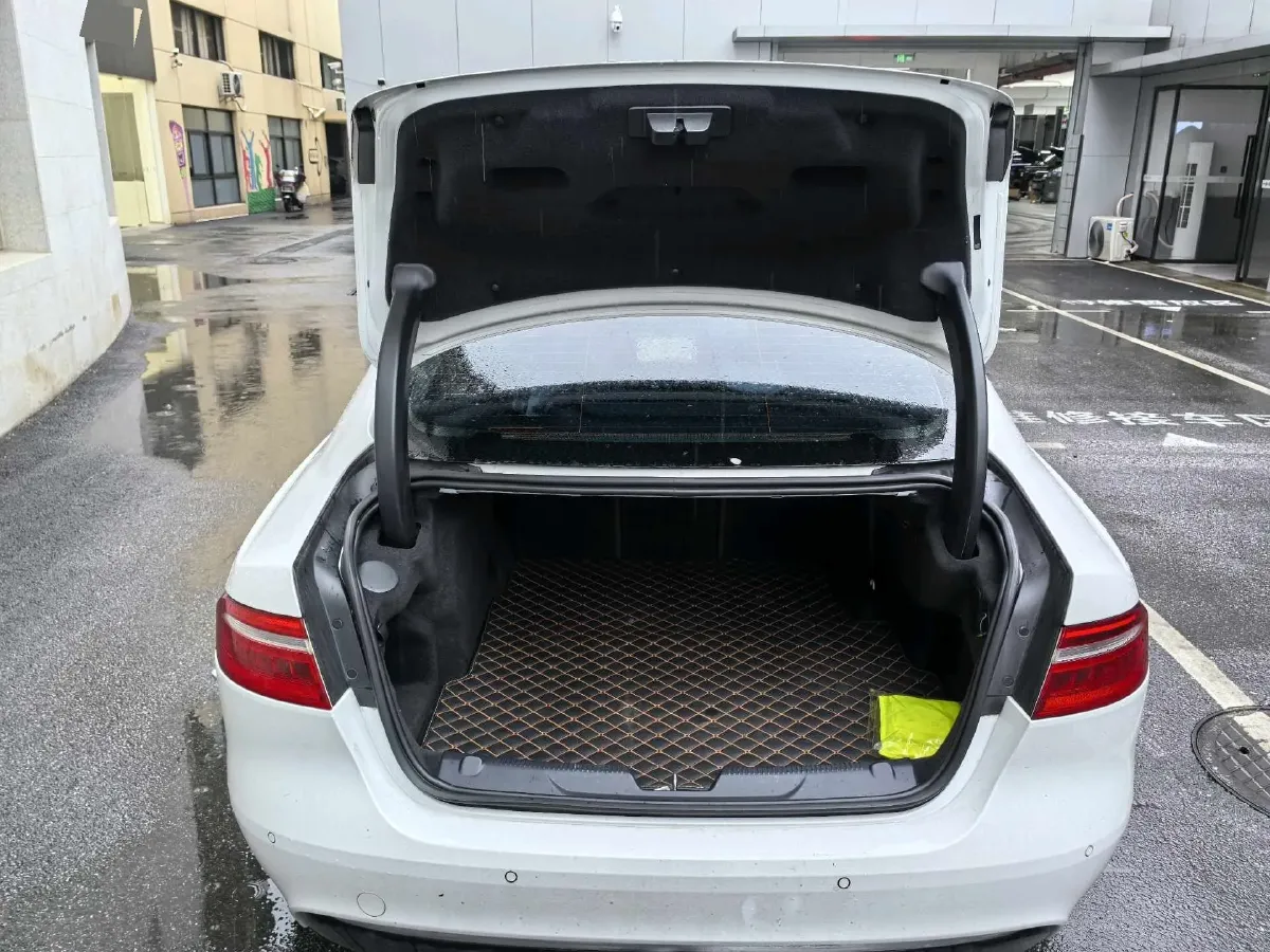 2018 Volkswagen Tiguan L 2.0T 220HP L4 7DCT,autocango,china used car exporter,china ev exporter,chinese used car exporter,chinese used ev exporter