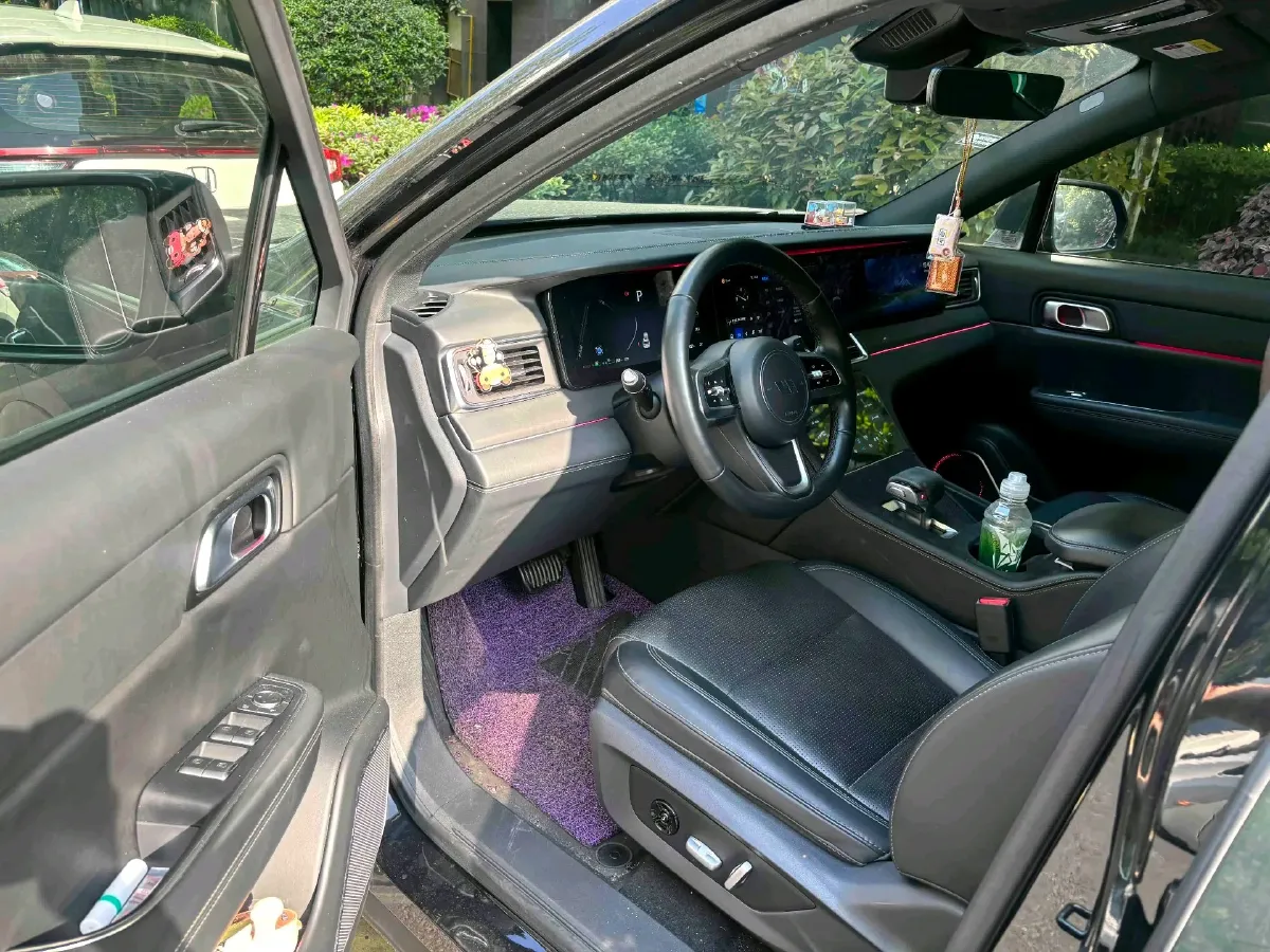 2021 Li ONE Range Extended 131HP REEV 40.5KWH,autocango,china used car exporter,china ev exporter,chinese used car exporter,chinese used ev exporter