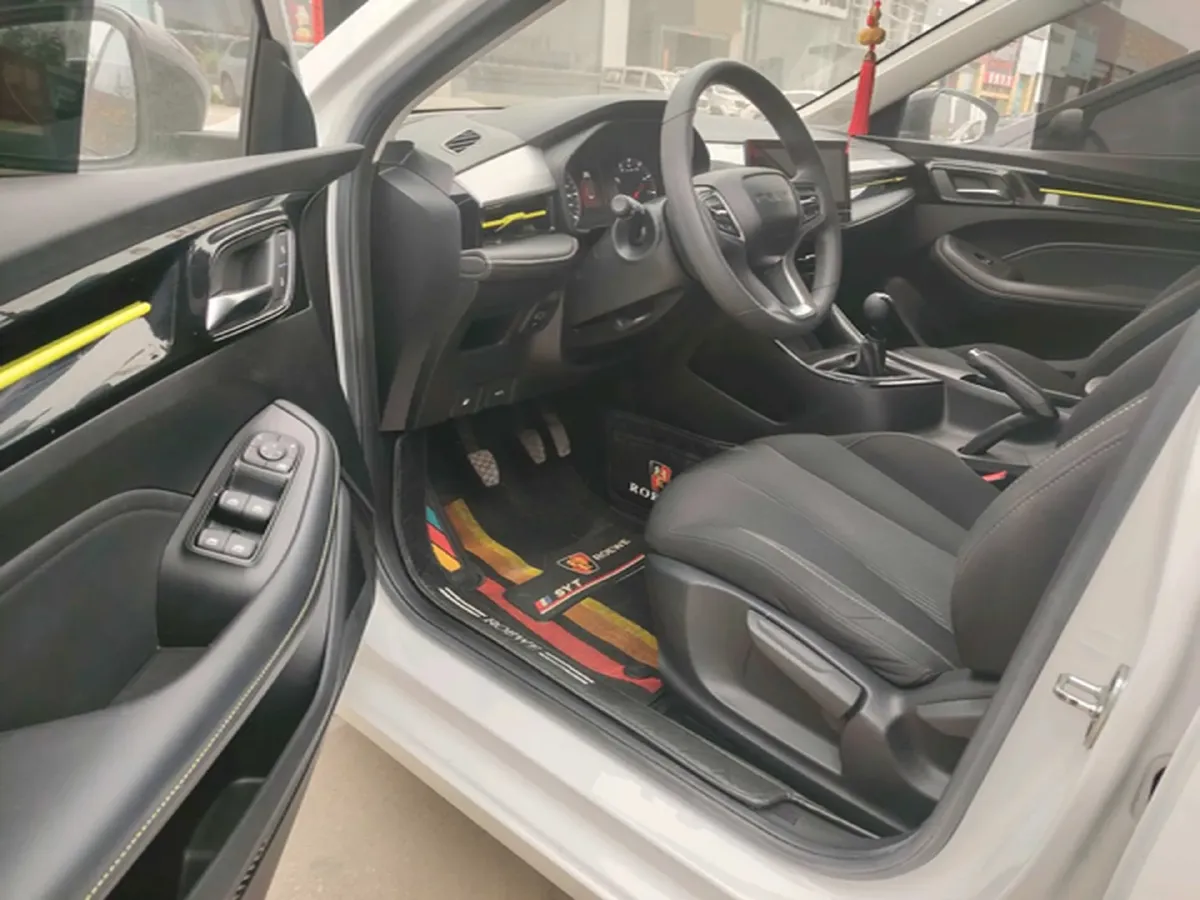 2021 Roewe i5 1.5L 120HP L4 5MT,autocango,china used car exporter,china ev exporter,chinese used car exporter,chinese used ev exporter