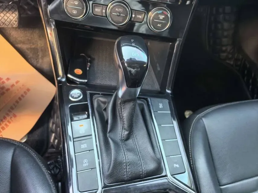 2019 Skoda Kodiak 2.0T 186HP L4 7DCT,autocango,china used car exporter,china ev exporter,chinese used car exporter,chinese used ev exporter