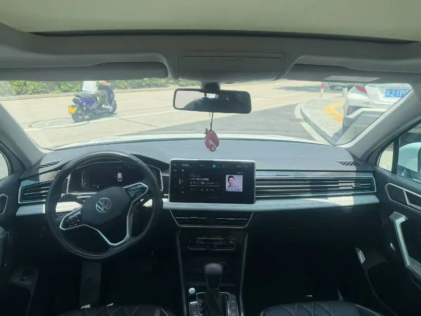 2023 Volkswagen Tiguan L 1.5T 160HP L4 7DCT,autocango,china used car exporter,china ev exporter,chinese used car exporter,chinese used ev exporter