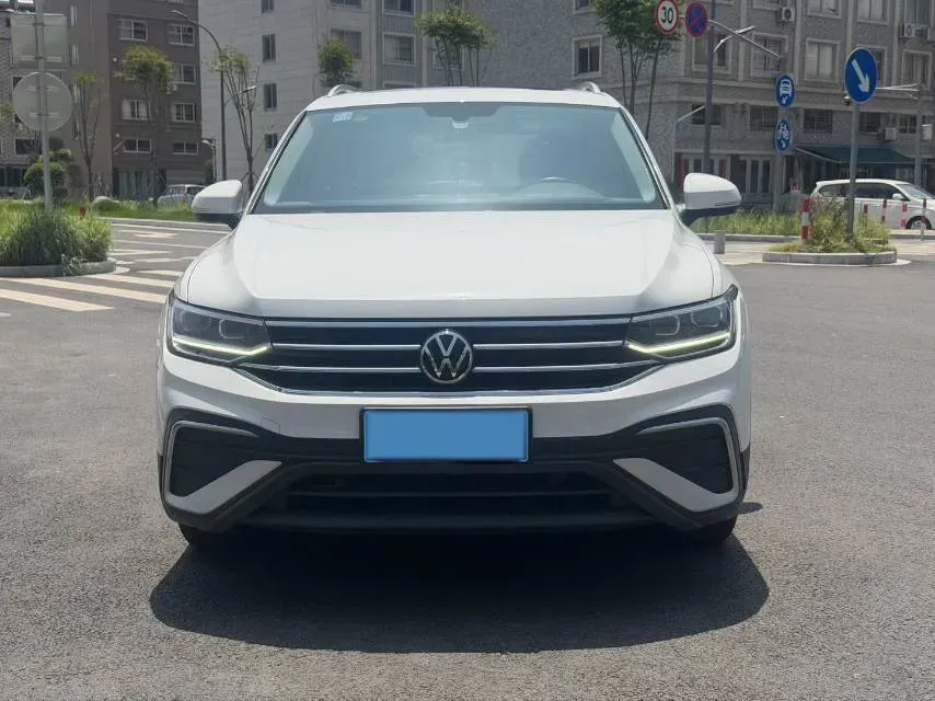 2023 Volkswagen Tiguan L 1.5T 160HP L4 7DCT,autocango,china used car exporter,china ev exporter,chinese used car exporter,chinese used ev exporter