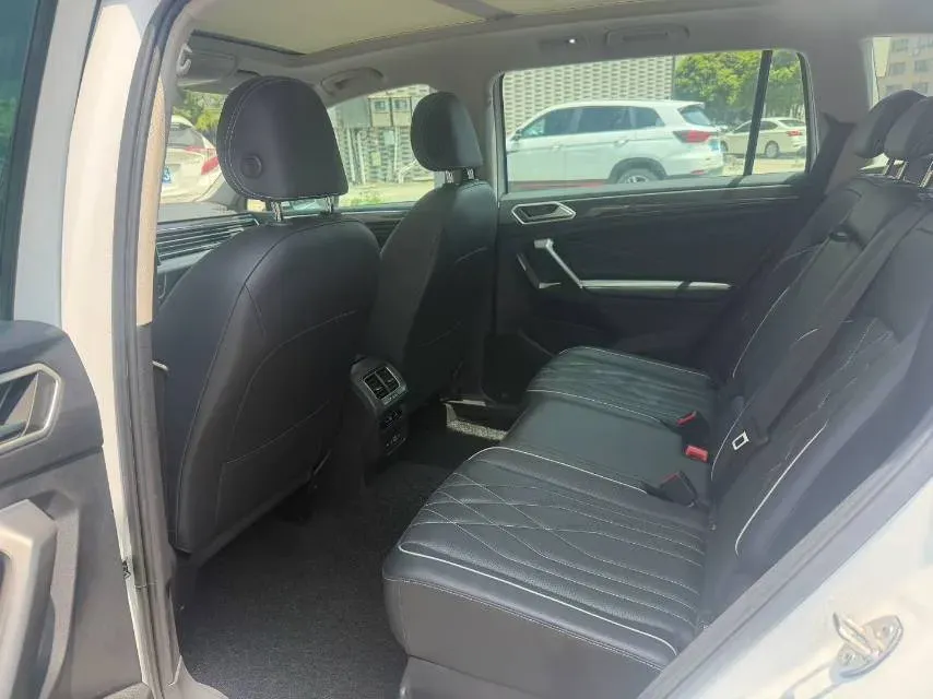 2023 Volkswagen Tiguan L 1.5T 160HP L4 7DCT,autocango,china used car exporter,china ev exporter,chinese used car exporter,chinese used ev exporter