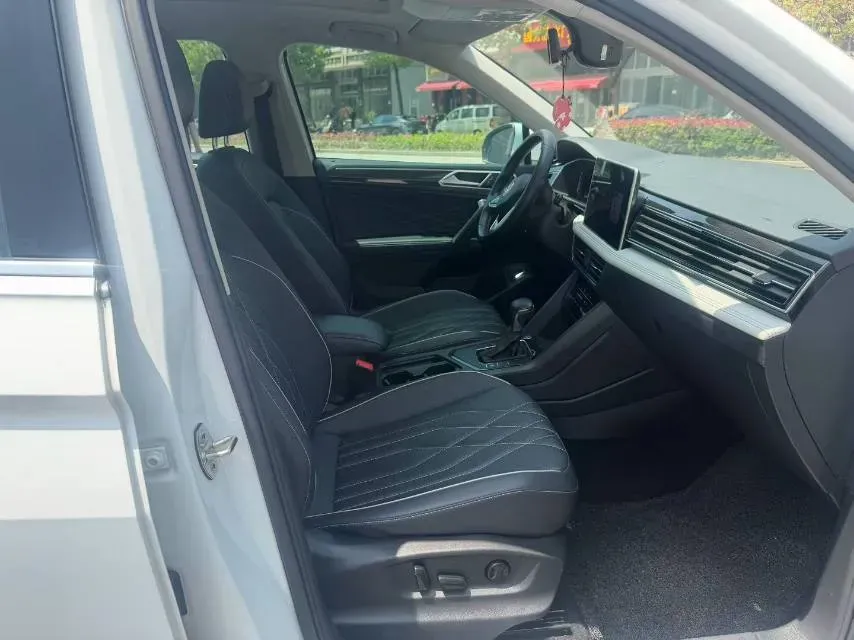 2023 Volkswagen Tiguan L 1.5T 160HP L4 7DCT,autocango,china used car exporter,china ev exporter,chinese used car exporter,chinese used ev exporter