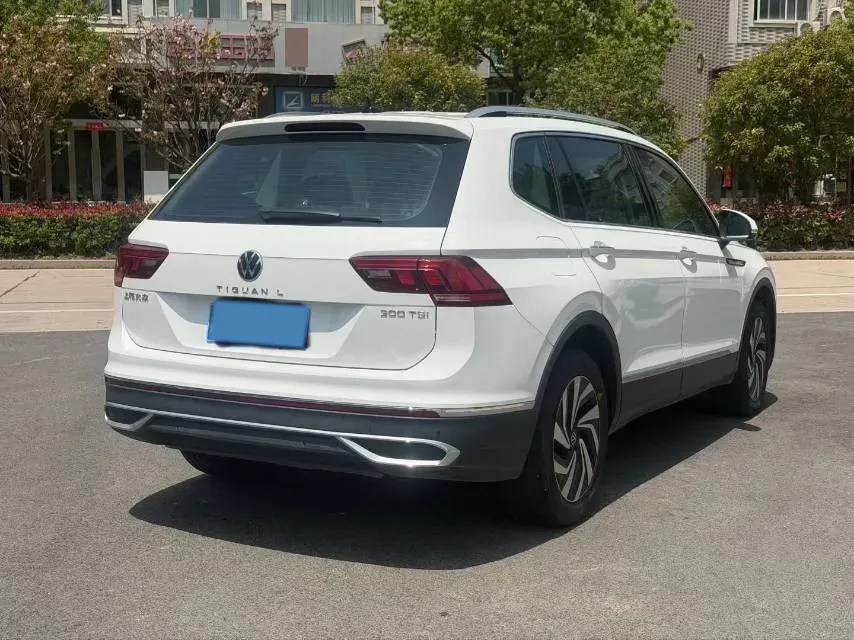 2023 Volkswagen Tiguan L 1.5T 160HP L4 7DCT,autocango,china used car exporter,china ev exporter,chinese used car exporter,chinese used ev exporter