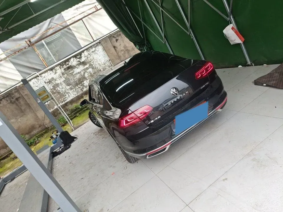 2020 Volkswagen Magotan 2.0T 186HP L4 7DCT,autocango,china used car exporter,china ev exporter,chinese used car exporter,chinese used ev exporter