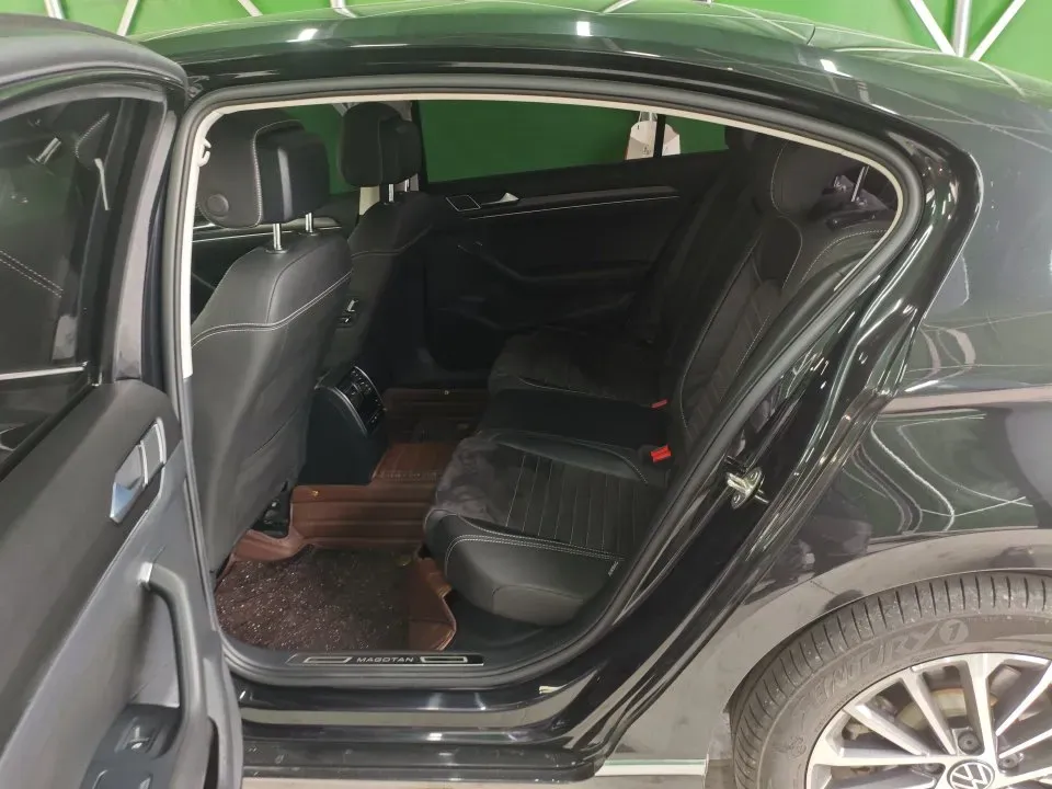 2020 Volkswagen Magotan 2.0T 186HP L4 7DCT,autocango,china used car exporter,china ev exporter,chinese used car exporter,chinese used ev exporter
