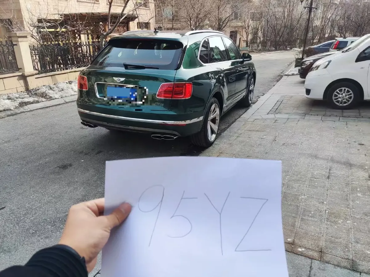 2018 Bentley Bentayga 4.0T 550HP V8 8AT,autocango,china used car exporter,china ev exporter,chinese used car exporter,chinese used ev exporter
