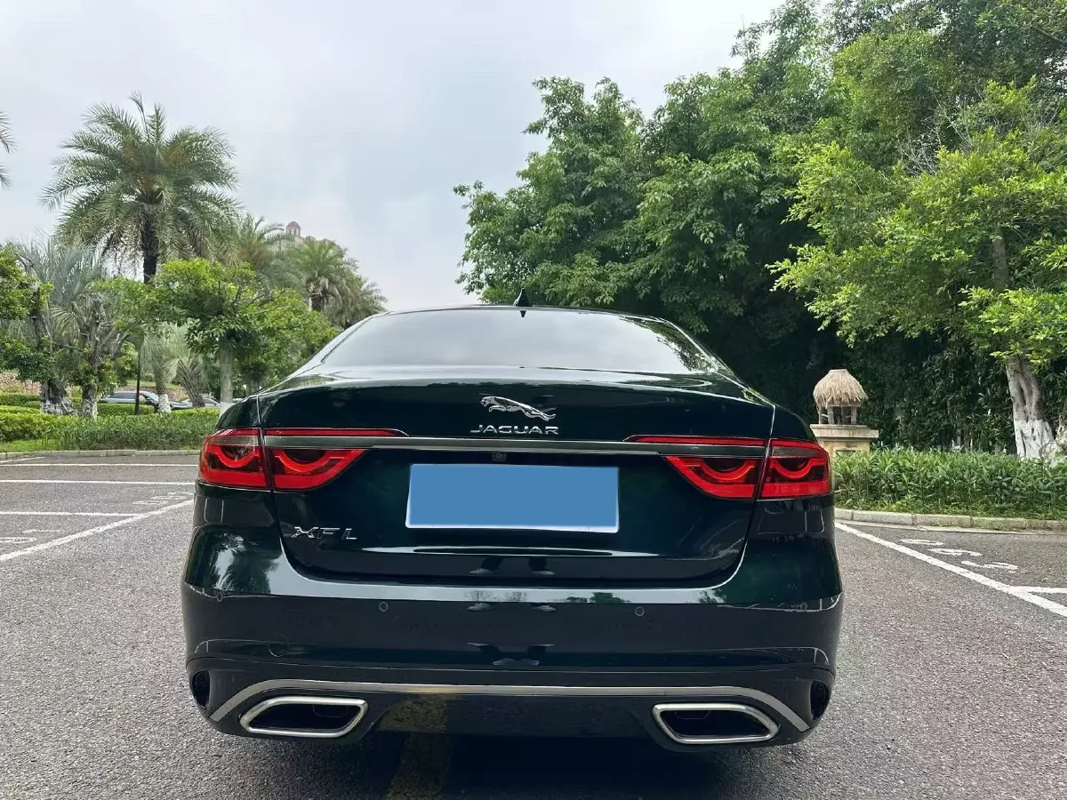 2022 Jaguar XFL 2.0T 250HP L4 8AT,autocango,china used car exporter,china ev exporter,chinese used car exporter,chinese used ev exporter