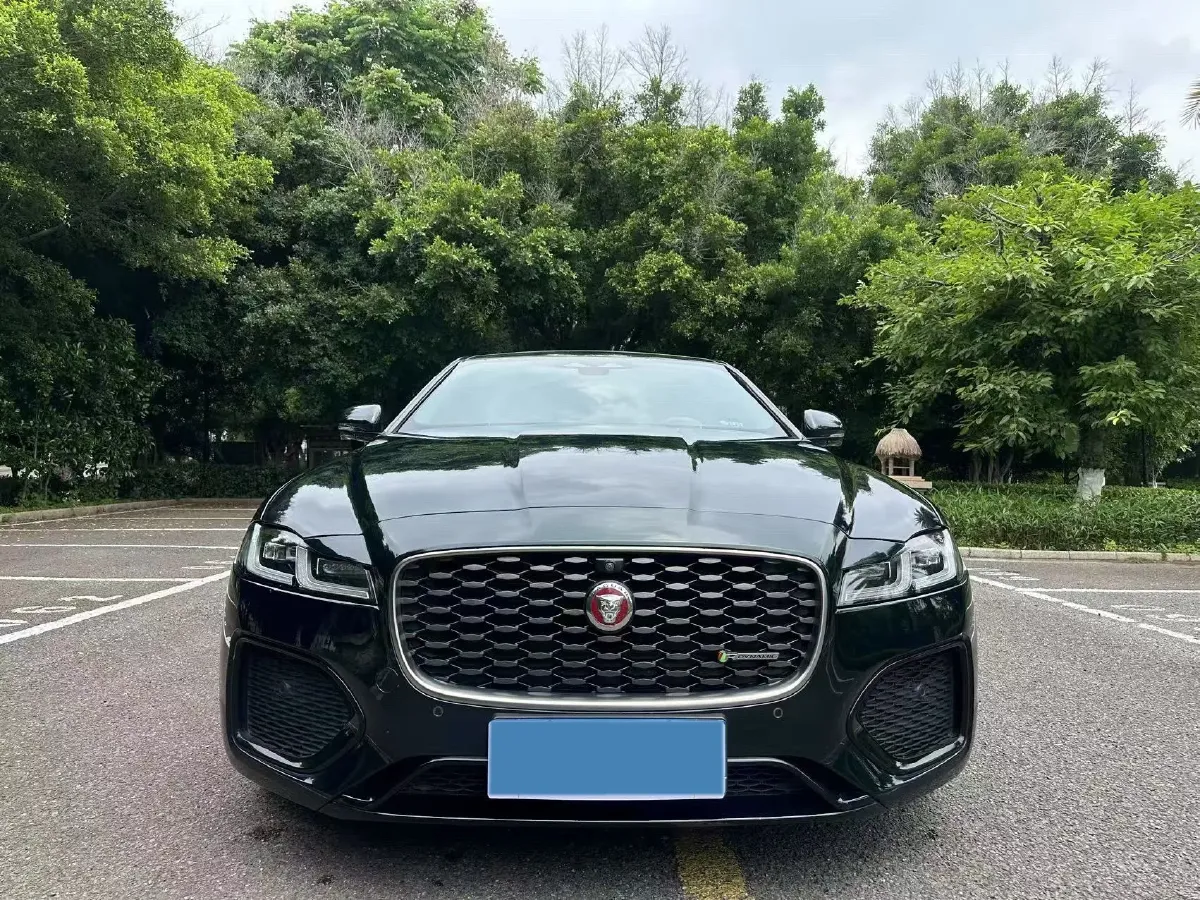 2022 Jaguar XFL 2.0T 250HP L4 8AT,autocango,china used car exporter,china ev exporter,chinese used car exporter,chinese used ev exporter