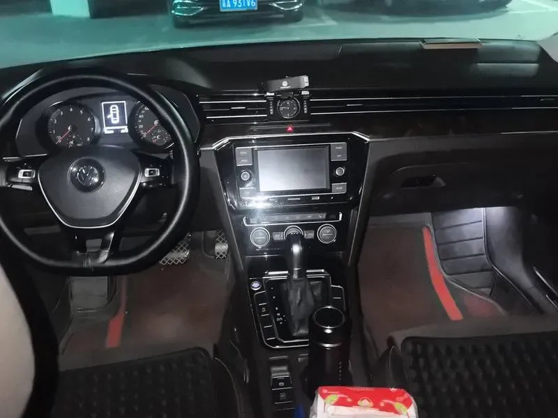 2018 Volkswagen Magotan 1.8T 180HP L4 7DCT,autocango,china used car exporter,china ev exporter,chinese used car exporter,chinese used ev exporter