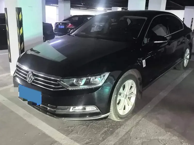 2018 Volkswagen Magotan 1.8T 180HP L4 7DCT,autocango,china used car exporter,china ev exporter,chinese used car exporter,chinese used ev exporter
