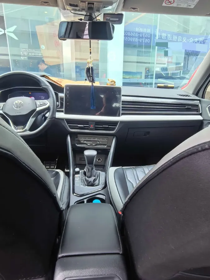 2024 Volkswagen Tiguan L 2.0T 186HP L4 7DCT,autocango,china used car exporter,china ev exporter,chinese used car exporter,chinese used ev exporter