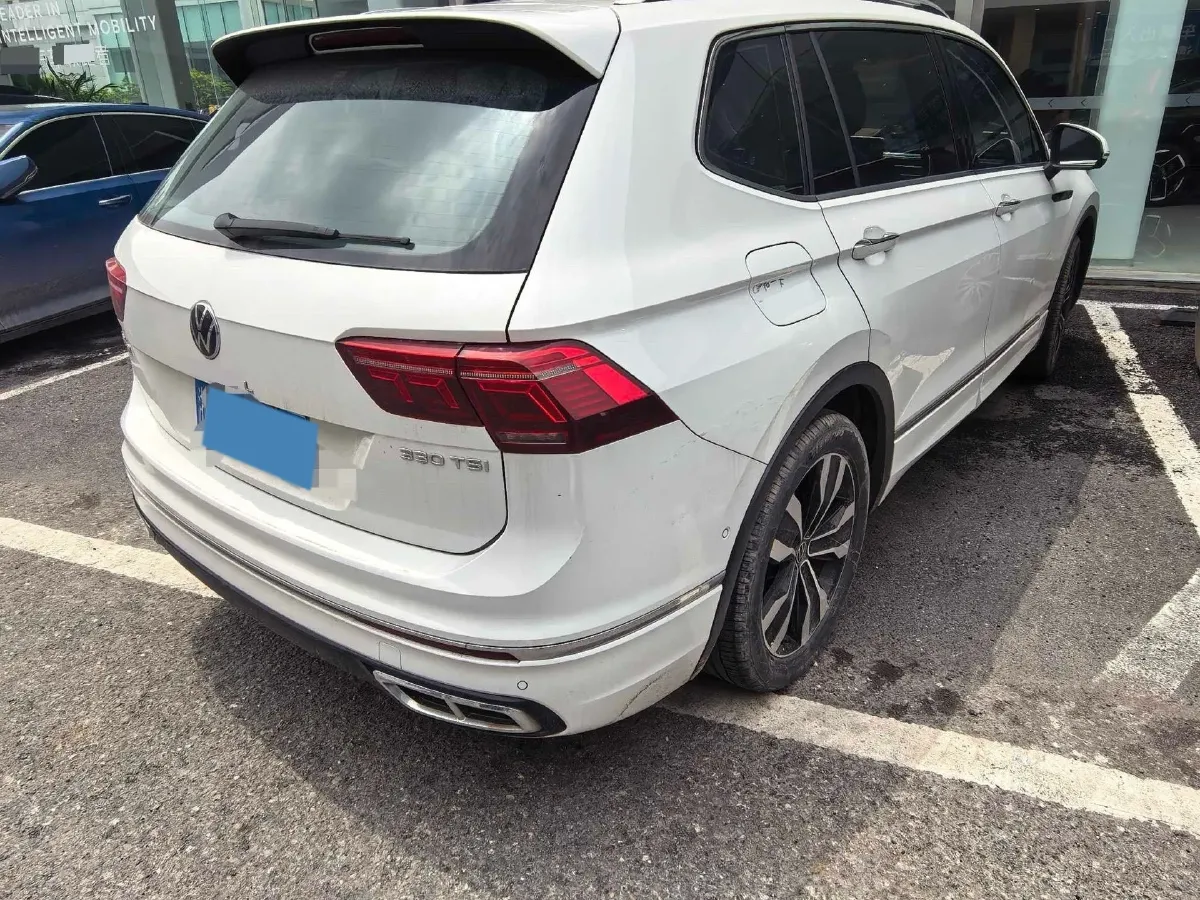 2024 Volkswagen Tiguan L 2.0T 186HP L4 7DCT,autocango,china used car exporter,china ev exporter,chinese used car exporter,chinese used ev exporter