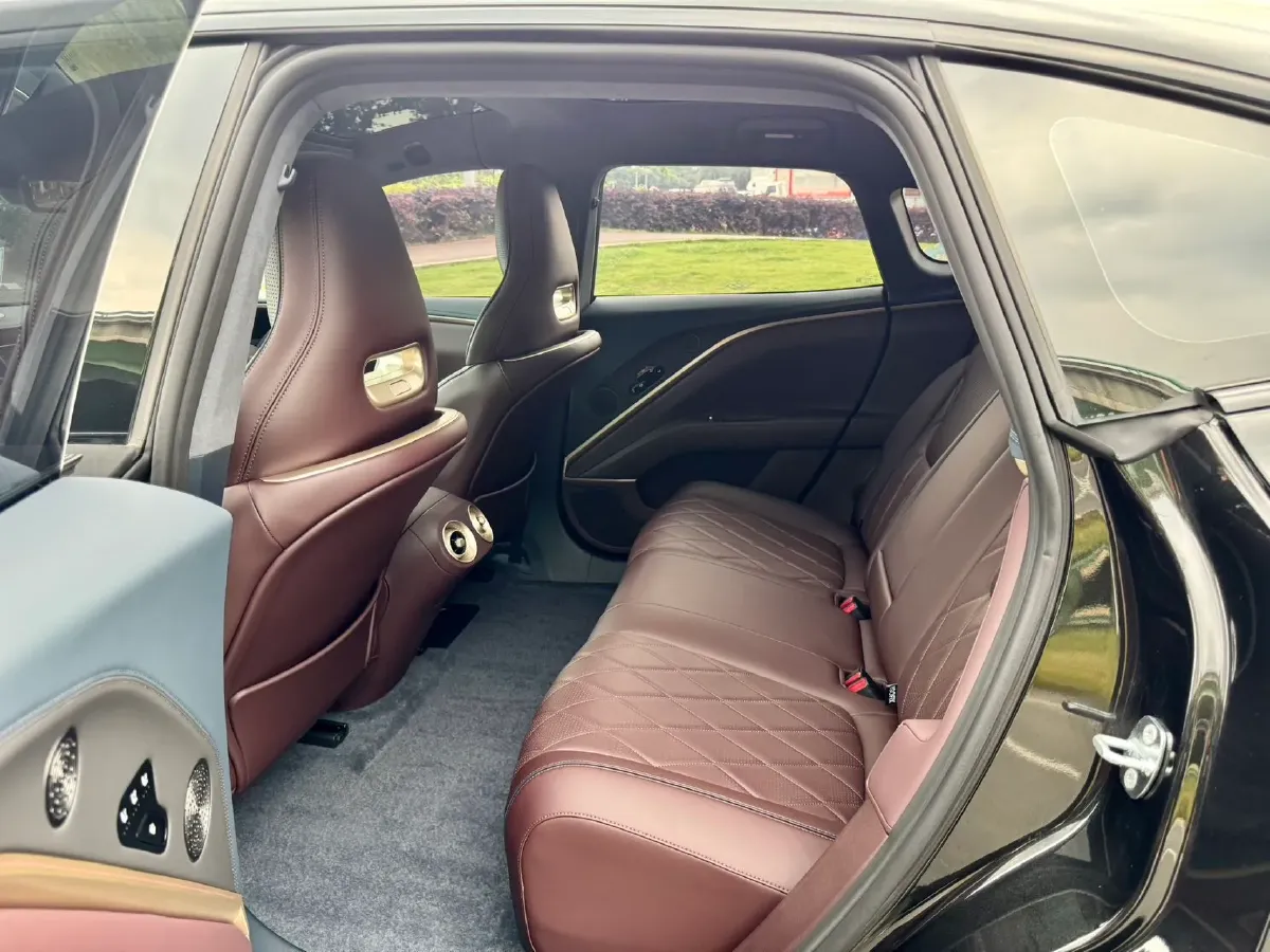 2025 Avatr 11 1.5T 156HP L4 REEV,autocango,china used car exporter,china ev exporter,chinese used car exporter,chinese used ev exporter