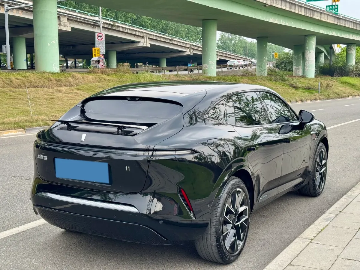 2025 Avatr 11 1.5T 156HP L4 REEV,autocango,china used car exporter,china ev exporter,chinese used car exporter,chinese used ev exporter