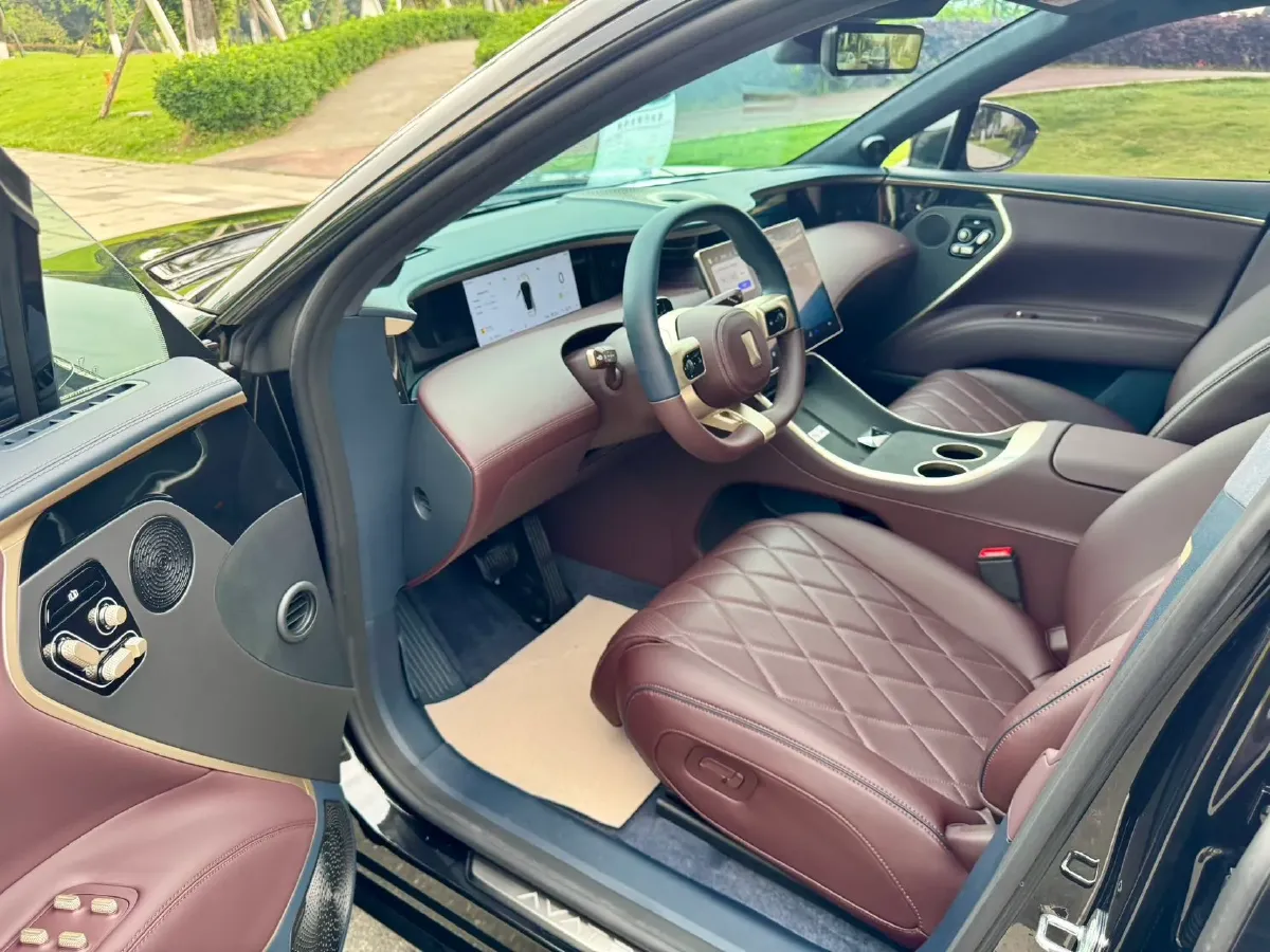 2025 Avatr 11 1.5T 156HP L4 REEV,autocango,china used car exporter,china ev exporter,chinese used car exporter,chinese used ev exporter