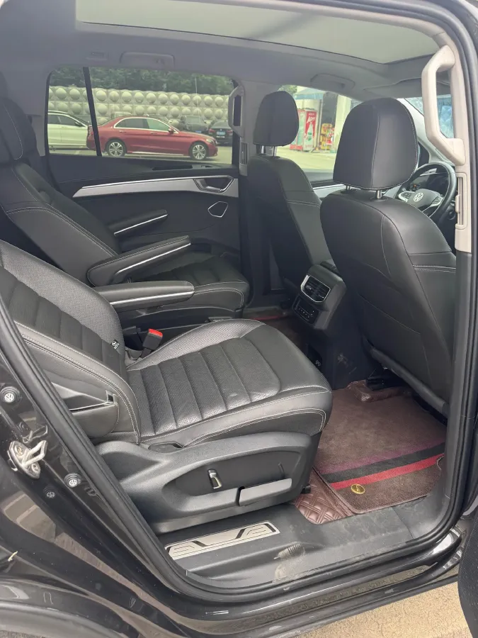 2021 Volkswagen Talagon 2.0T 220HP L4 7DCT,autocango,china used car exporter,china ev exporter,chinese used car exporter,chinese used ev exporter