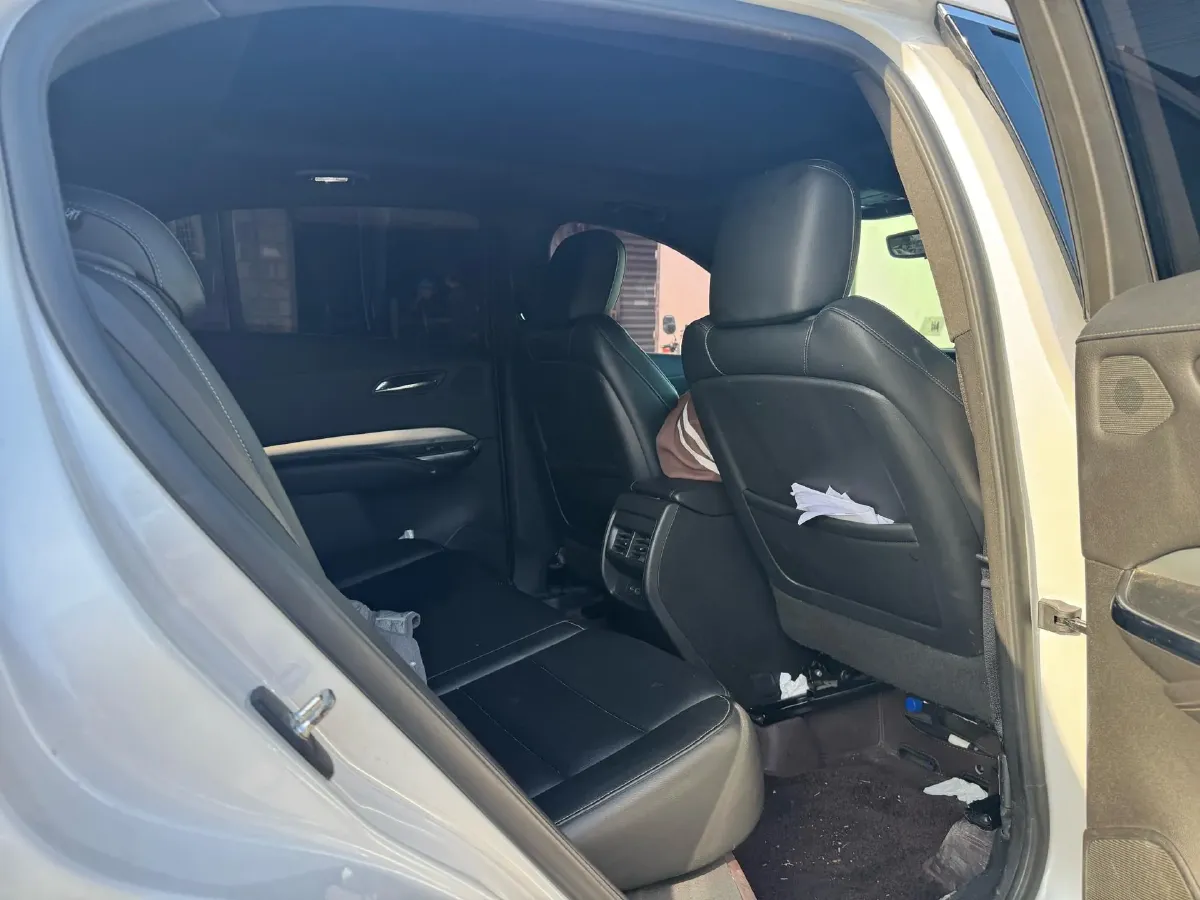 2020 Cadillac XT4 2.0T 241HP L4 9AT,autocango,china used car exporter,china ev exporter,chinese used car exporter,chinese used ev exporter