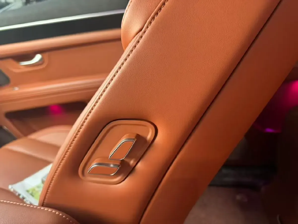 2024 AITO AITO M7 1.5T 152HP L4 REEV 38.5KWH,autocango,china used car exporter,china ev exporter,chinese used car exporter,chinese used ev exporter