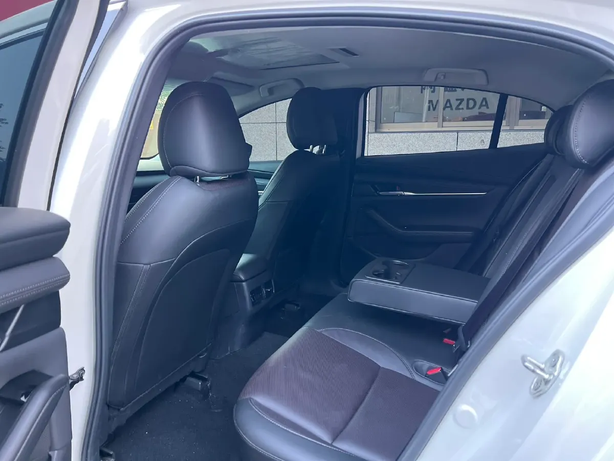 2022 Mazda 3 Axela 2.0L 158HP L4 6AT,autocango,china used car exporter,china ev exporter,chinese used car exporter,chinese used ev exporter