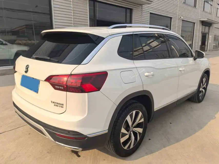 2019 Jeep Cherokee 2.0T 234HP L4 9AT,autocango,china used car exporter,china ev exporter,chinese used car exporter,chinese used ev exporter