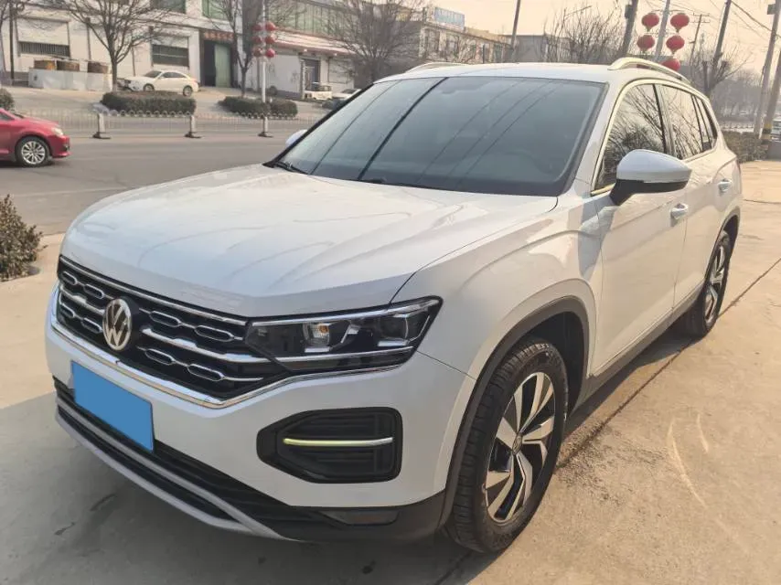 2019 Jeep Cherokee 2.0T 234HP L4 9AT,autocango,china used car exporter,china ev exporter,chinese used car exporter,chinese used ev exporter