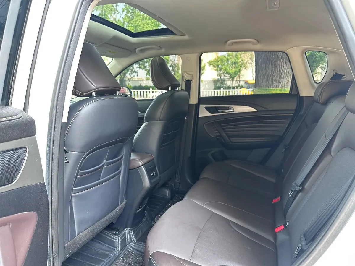 2019 ChangAn CS35 Plus 1.6L 128HP L4 5MT,autocango,china used car exporter,china ev exporter,chinese used car exporter,chinese used ev exporter