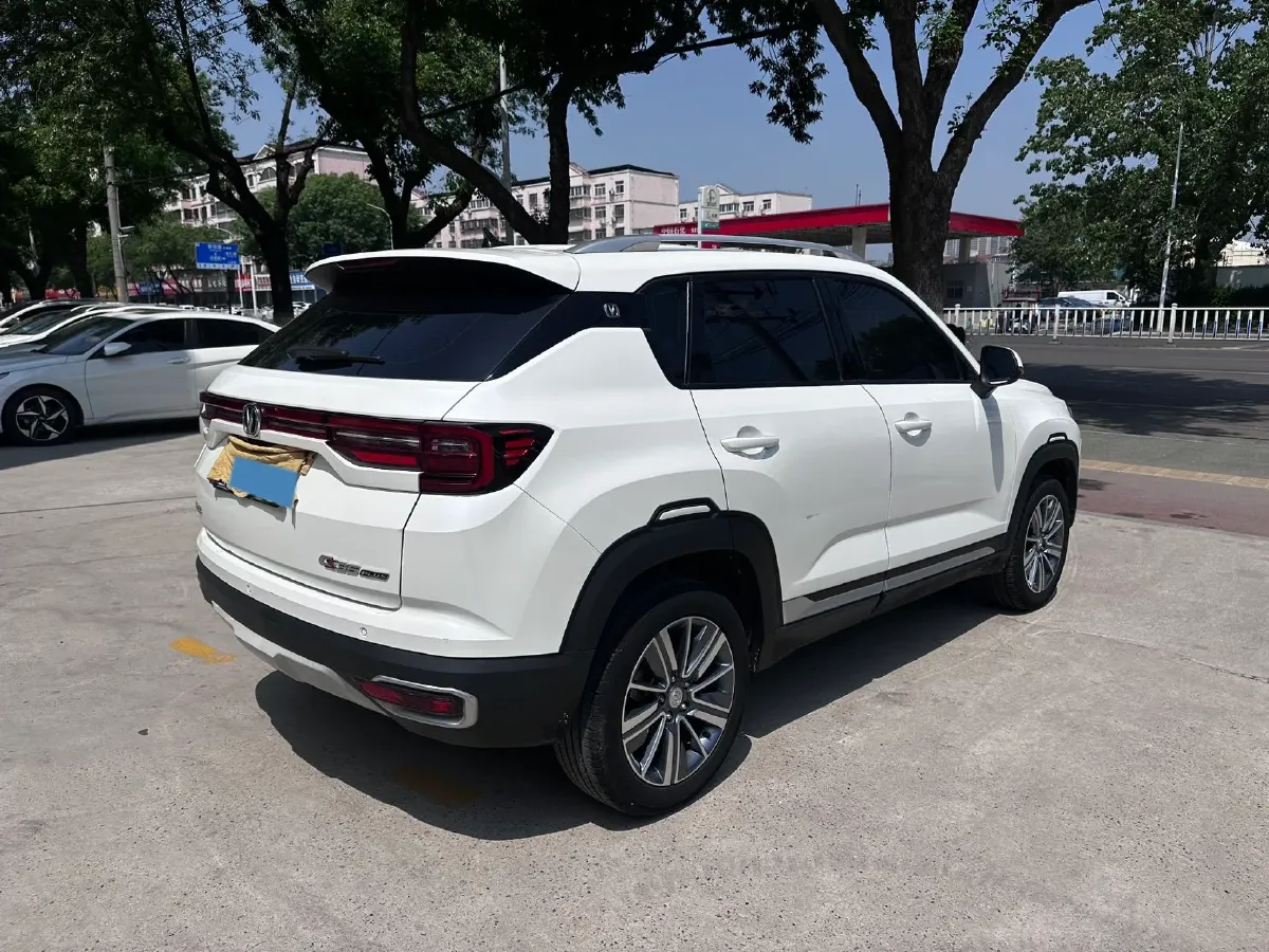 2019 ChangAn CS35 Plus 1.6L 128HP L4 5MT,autocango,china used car exporter,china ev exporter,chinese used car exporter,chinese used ev exporter