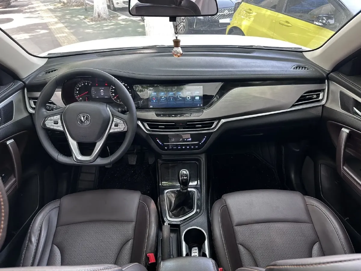 2019 ChangAn CS35 Plus 1.6L 128HP L4 5MT,autocango,china used car exporter,china ev exporter,chinese used car exporter,chinese used ev exporter